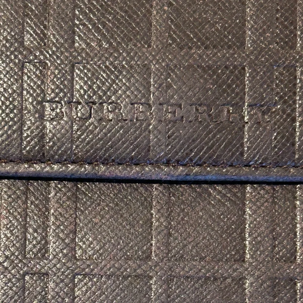 Burberry excellent pre